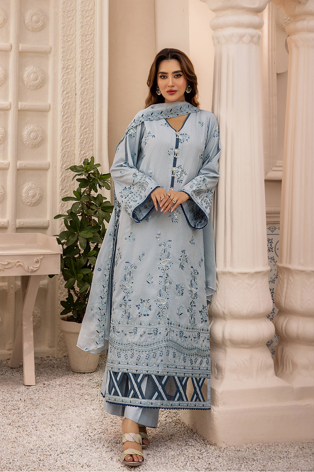 Best Pakistani Clothing Brand Safwa