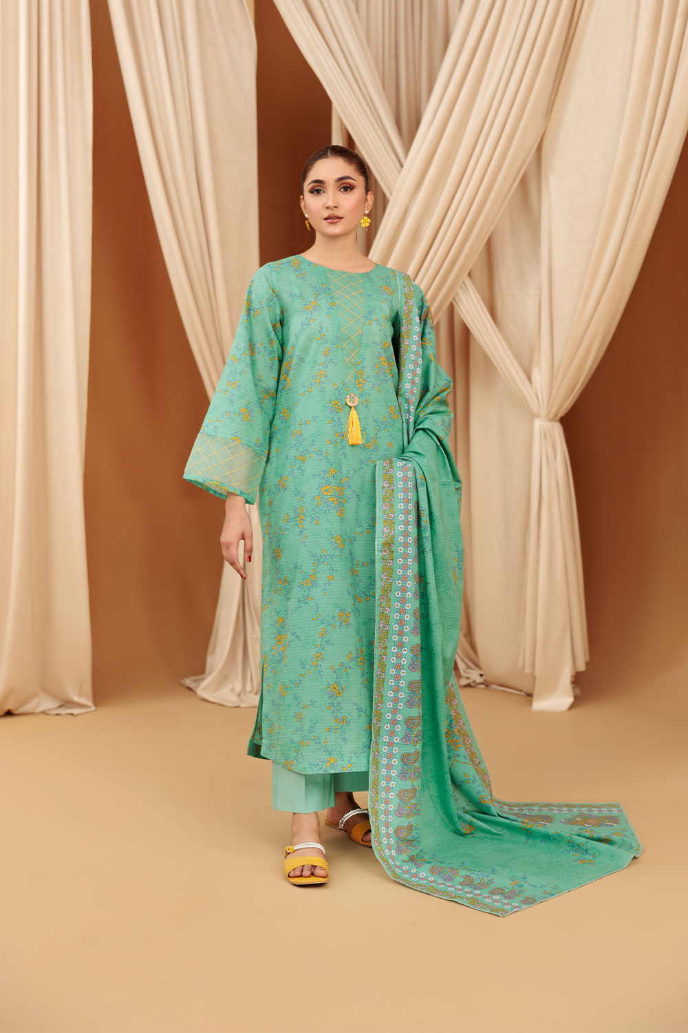 Safwa: Pakistani Brand for Unstitched & Ready to Wear